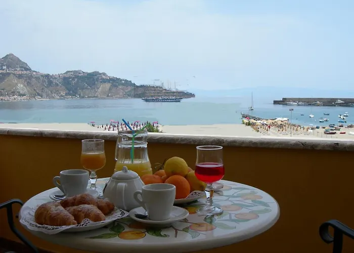 Sabbie D'oro Giardini-Naxos